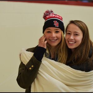 Meet your Posher, Caroline